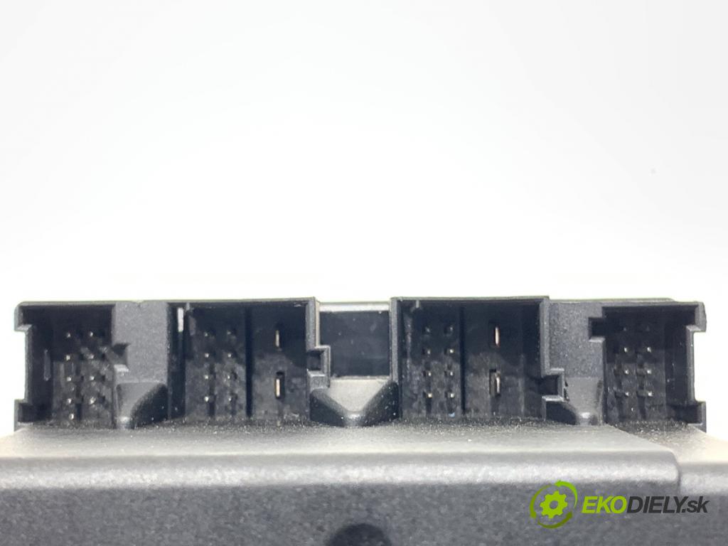 MERCEDES-BENZ W203 sedan 2002 120 kW C 200 Kompressor (203.042) 1796 spinačka 2035450508 (Spínacia skrinka)