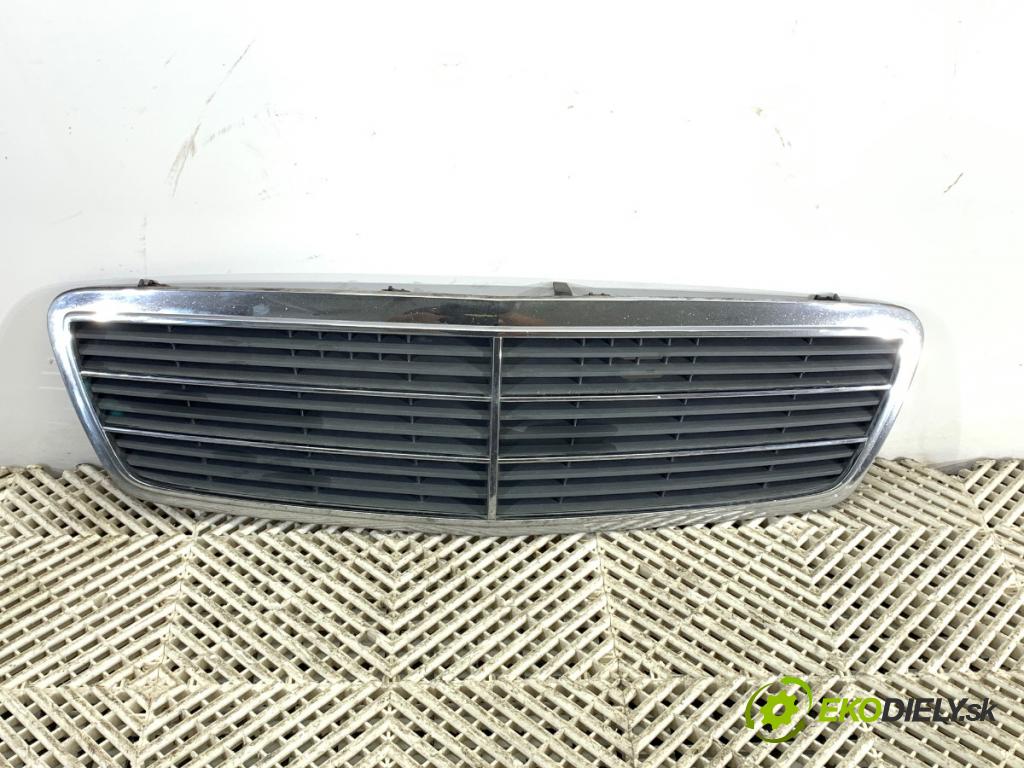 MERCEDES-BENZ W203 sedan 2002 120 kW C 200 Kompressor (203.042) 1796 mřížka maska A2038800483 (Přední mřížka (maska chladiče))