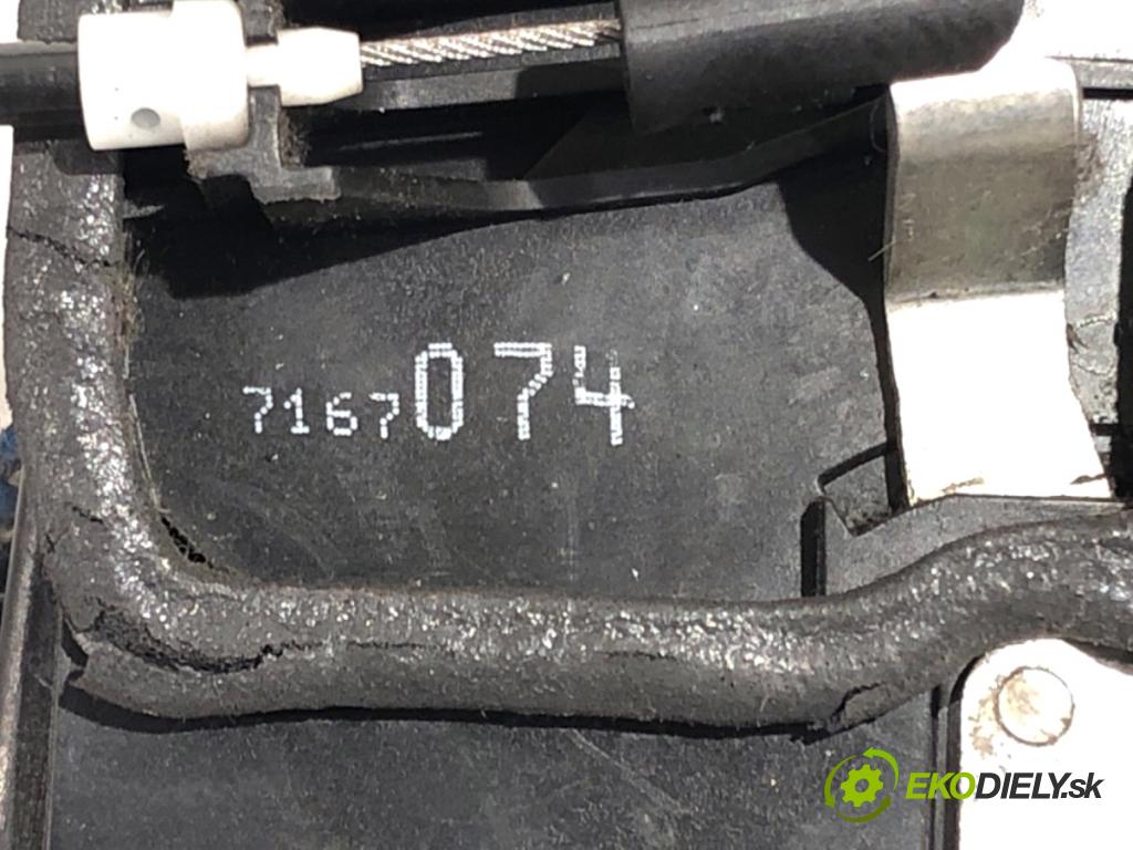 BMW E87 liftback 2006 95 kW 118 i 1995 zámok dveře pravý přední část 7167074