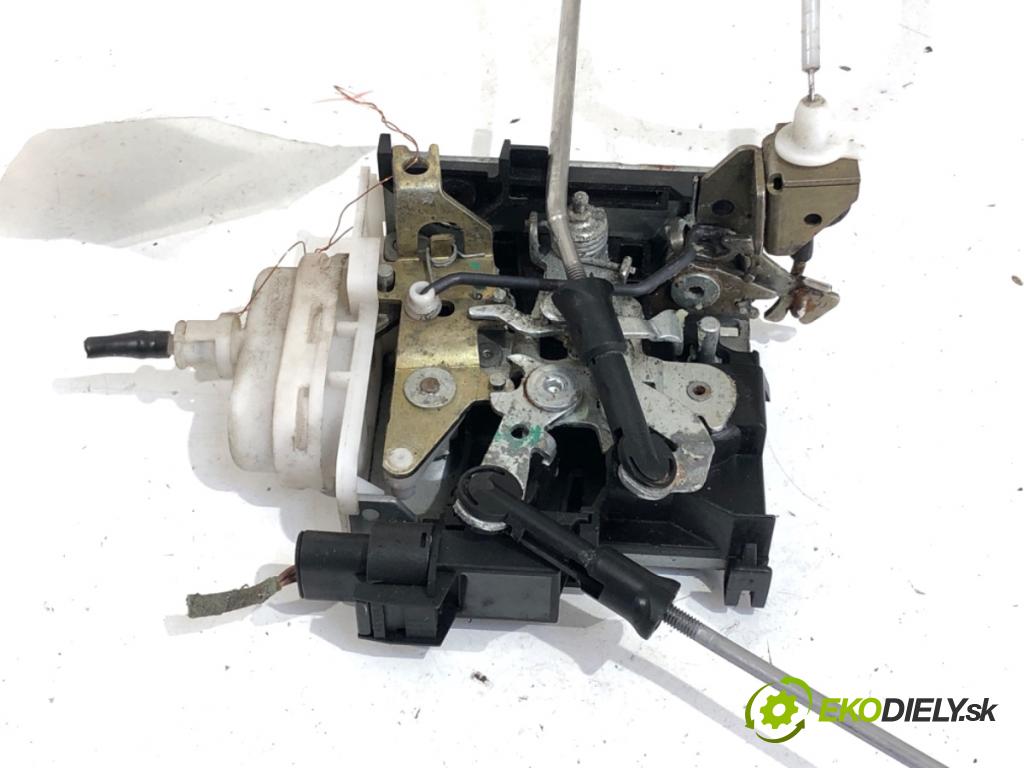 AUDI A3 8L liftback 1999 74 kW 1.6 1595 zámok dveře pravý přední část 8L1837016A