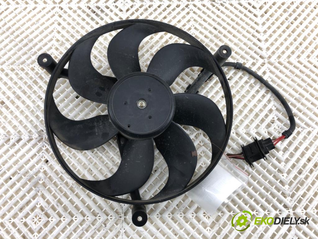 AUDI A3 8L liftback 1999 74 kW 1.6 1595 ventilátor chladiče  (Ventilátor)