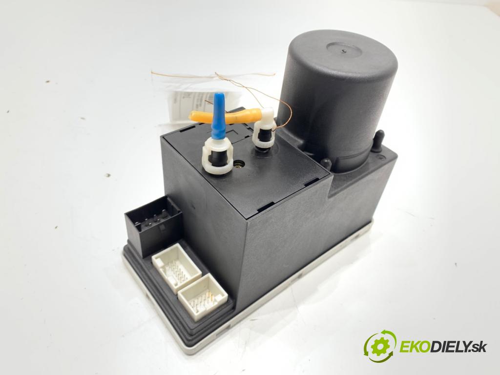 AUDI A3 8L liftback 1999 74 kW 1.6 1595 pumpa centrálneho zámku 8L0862257L (Riadiaca jednotka centrálneho zámku)