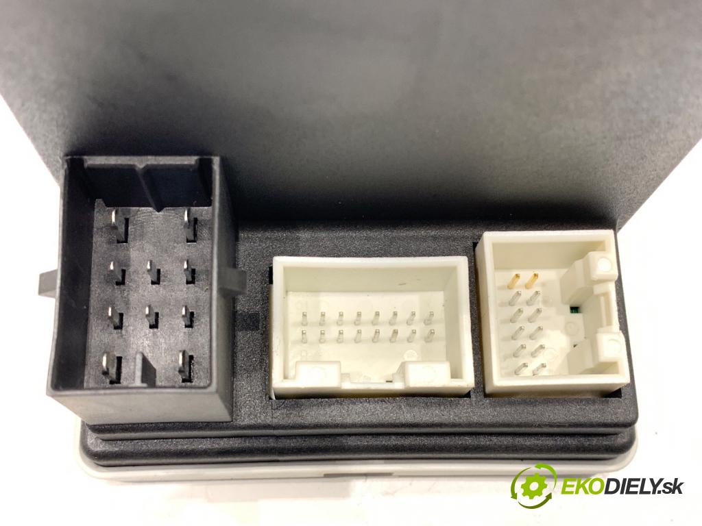 AUDI A3 8L liftback 1999 74 kW 1.6 1595 pumpa centrálneho zámku 8L0862257L (Riadiaca jednotka centrálneho zámku)