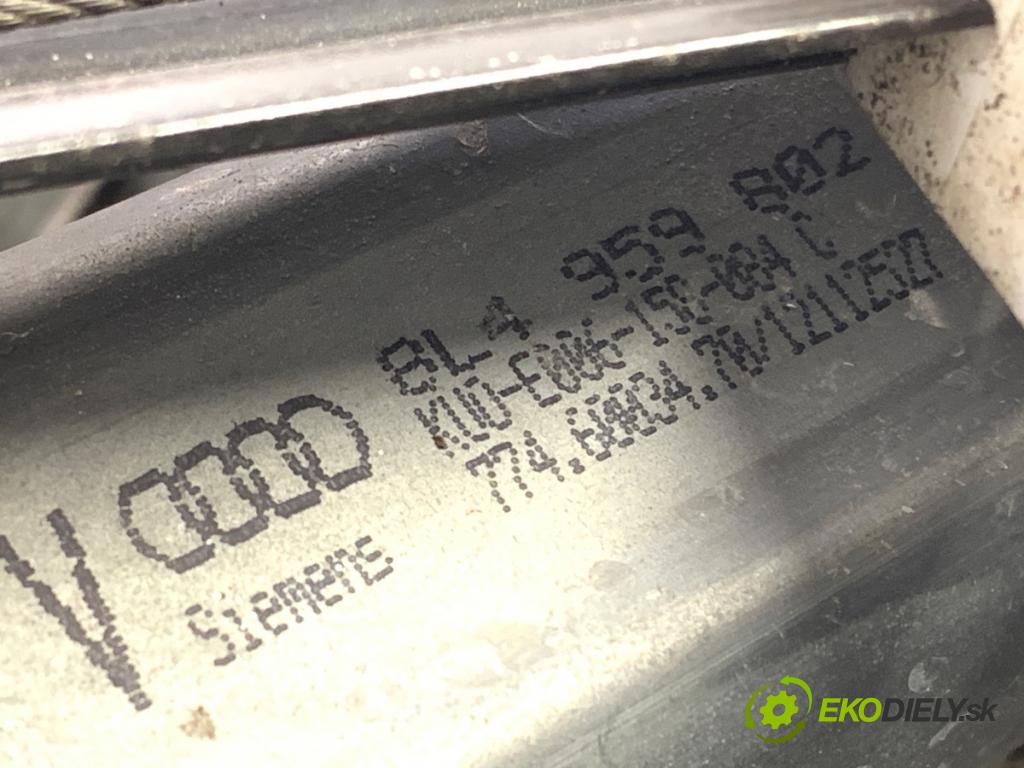 AUDI A3 8L liftback 1999 74 kW 1.6 1595 mechanismus okna pravý přední část