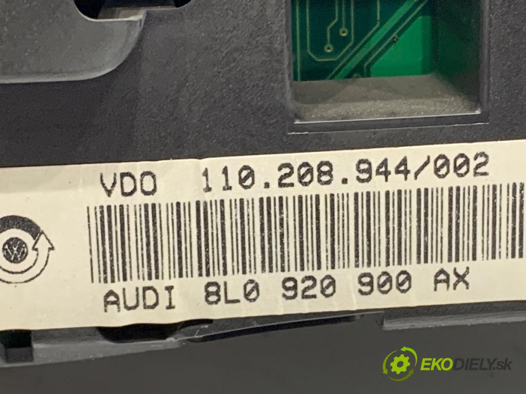 AUDI A3 8L liftback 1999 74 kW 1.6 1595 Prístrojovka  (Prístrojová doska)