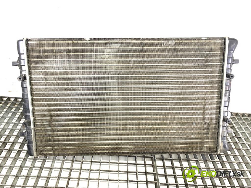AUDI A3 8L liftback 1999 74 kW 1.6 1595 chladič vody 8MK376888 (Vodní chladič)