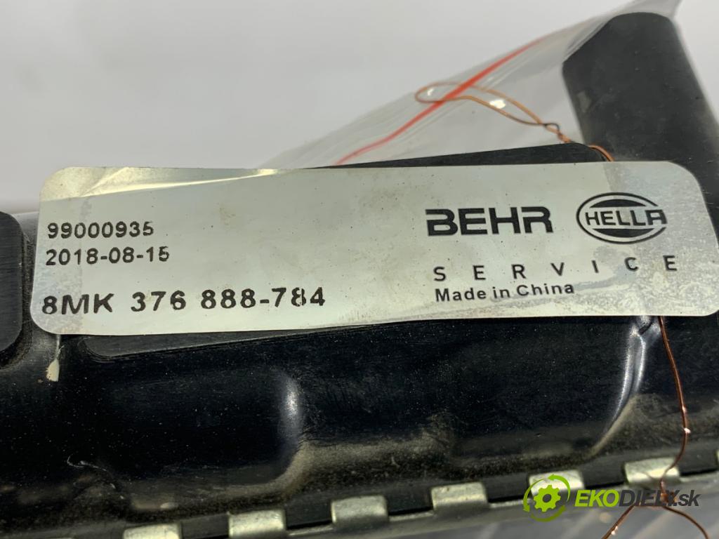 AUDI A3 8L liftback 1999 74 kW 1.6 1595 chladič vody 8MK376888 (Vodní chladič)