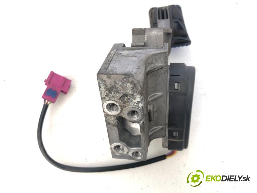 MAN TGA Ciągnik siodłowy 2007 324 kW 18.440 324 kW [440 KM] olej napędowy 2005 - 2022 10518 Potenciometer plynu 81259706100 (Potenciometer plynového pedálu)