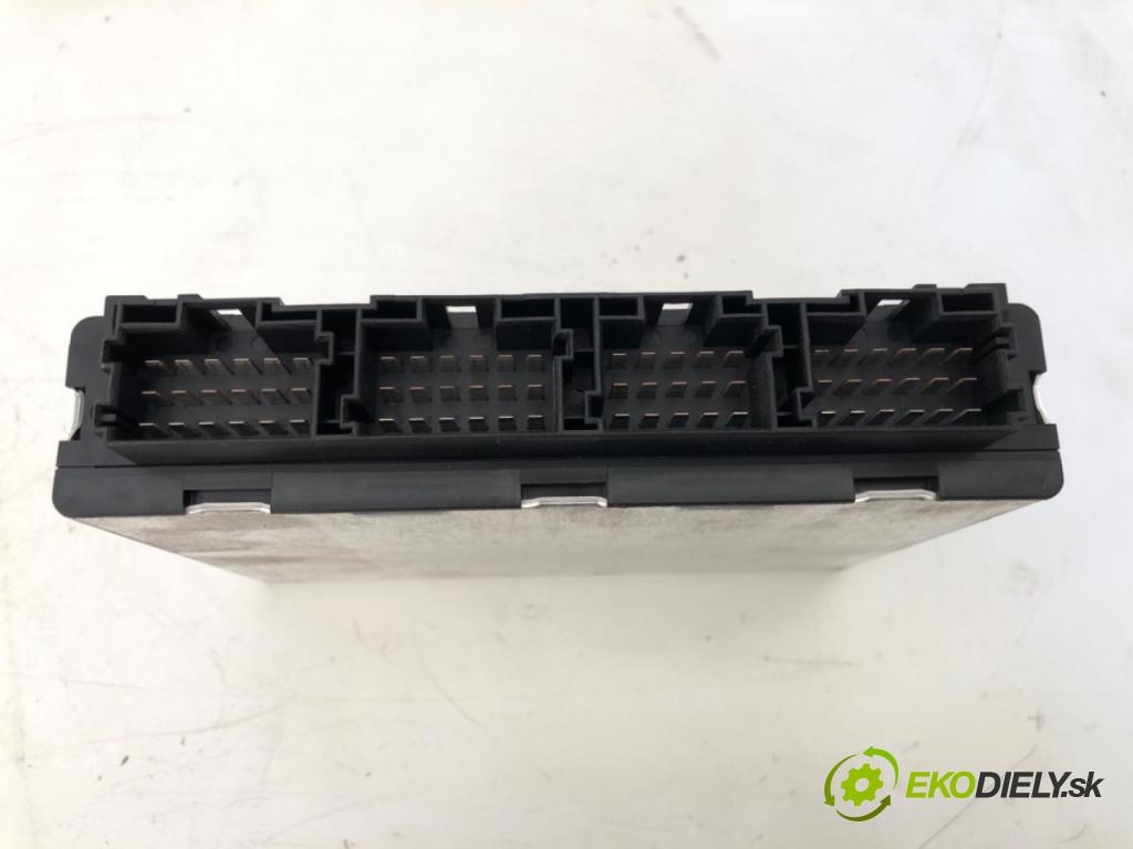 MAN TGA Ciągnik siodłowy 2007 324 kW 18.440 324 kW [440 KM] olej napędowy 2005 - 2022 10518 riadiaca jednotka Riadiaca jednotka 81258057068 (Riadiaca jednotka)