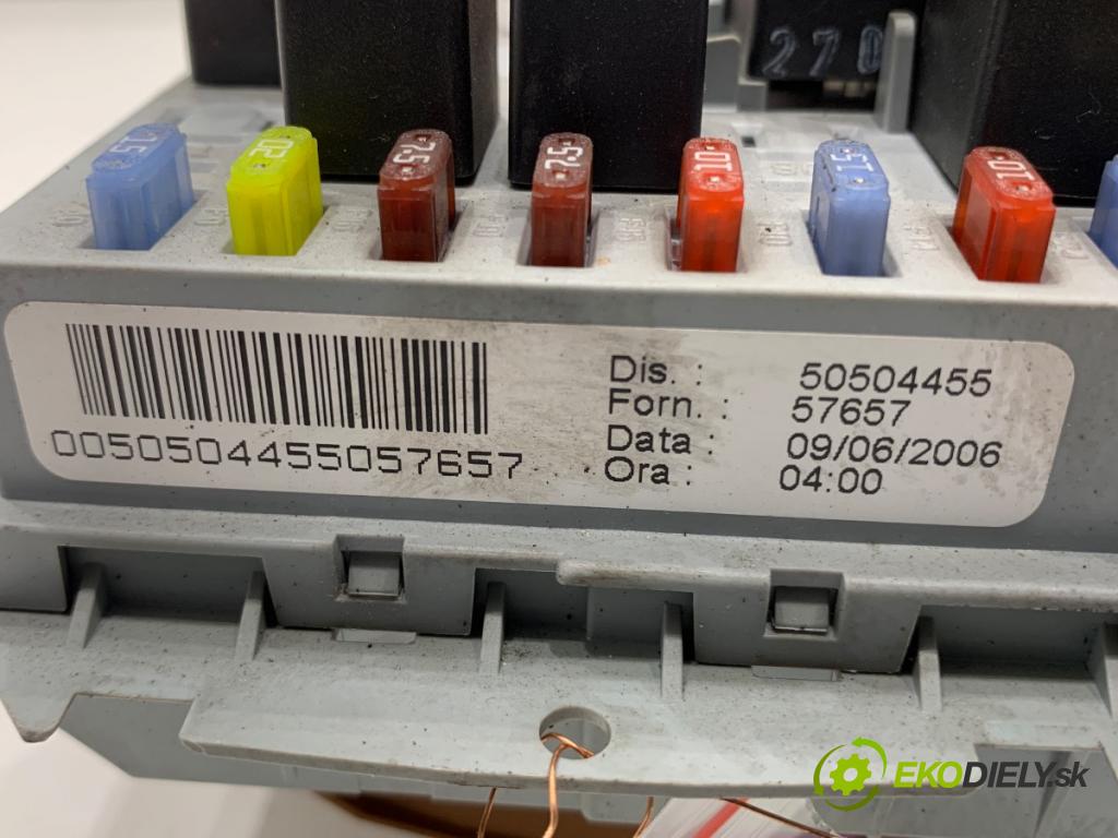 ALFA ROMEO 159 Kombi 2006 110 kW 1.9 JTDM 16V (939BXC1B, 939BXC12) 1910 skříňka poistková 50504455 (Pojistková skříňka)