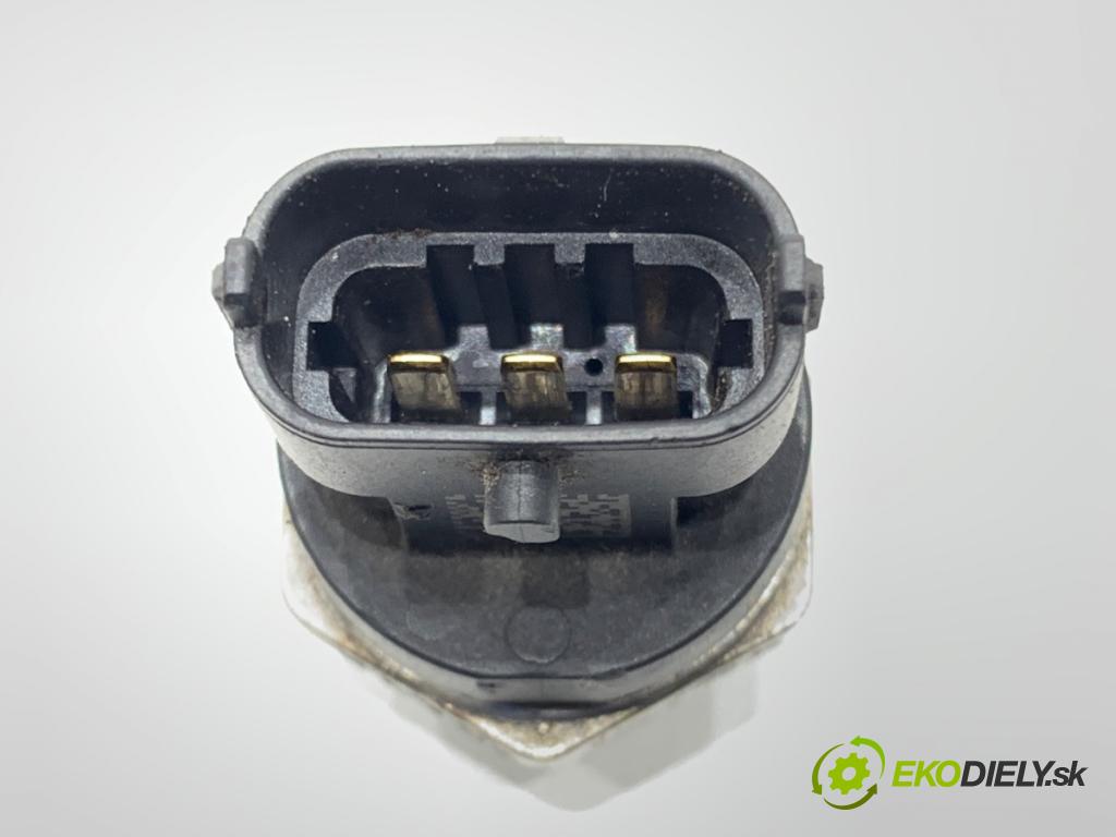 ALFA ROMEO 159 Kombi 2006 110 kW 1.9 JTDM 16V (939BXC1B, 939BXC12) 1910 Snímač tlaku paliva  (Snímač)