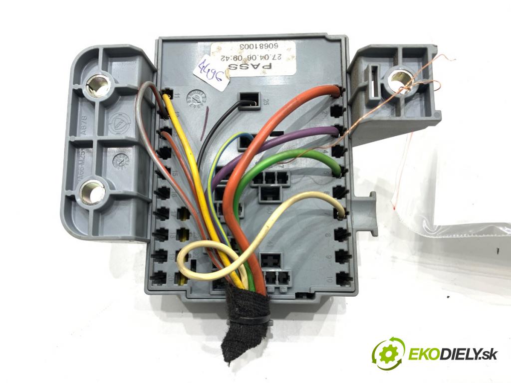 ALFA ROMEO 159 Kombi 2006 110 kW 1.9 JTDM 16V (939BXC1B, 939BXC12) 1910 skříňka poistková 60681003 (Pojistková skříňka)