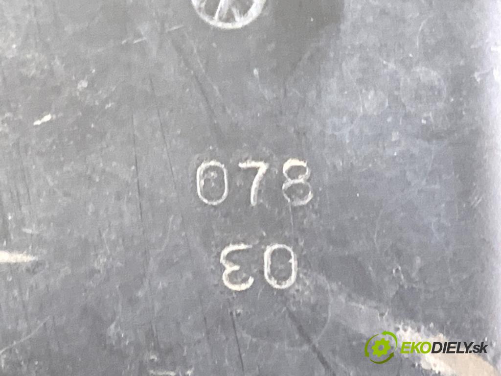 VW PASSAT B5 FL sedan 2004 110 kW 1.8 T 20V 1781 výztuha nárazníka přední část  (Přední výztuha)