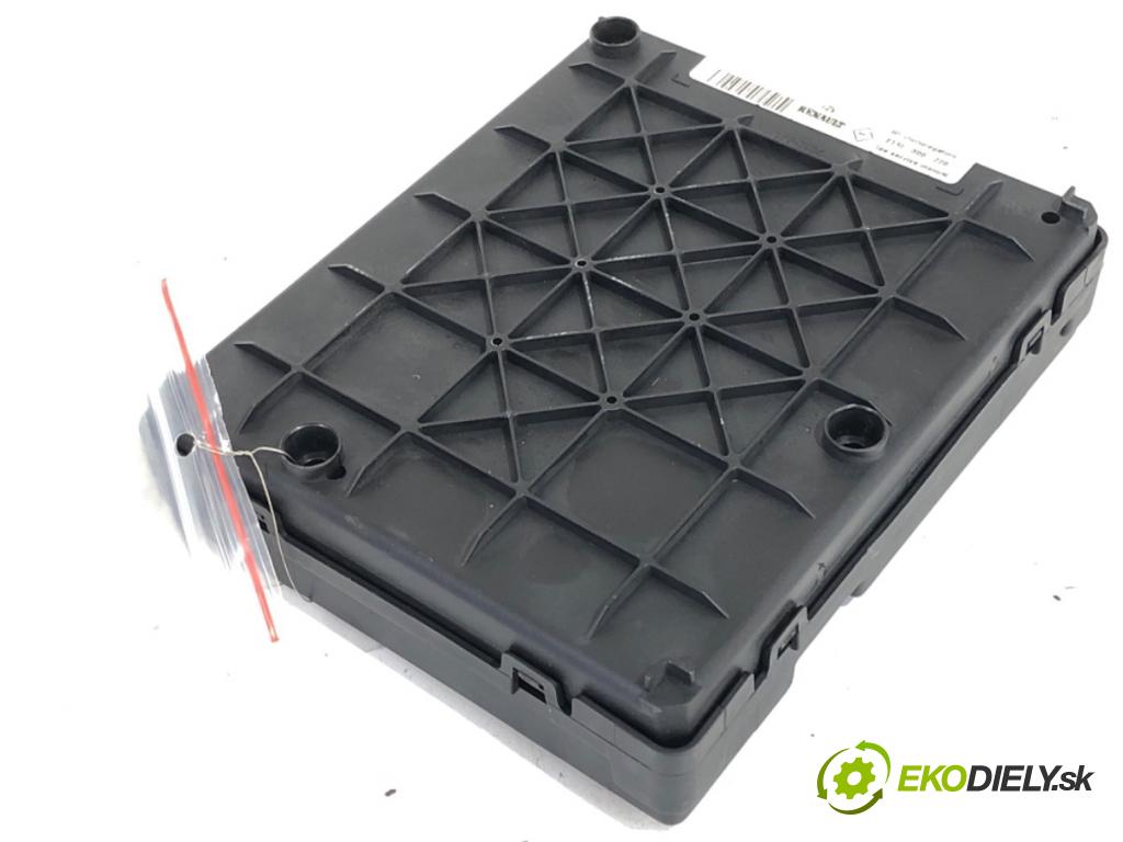 RENAULT SCENIC I nadwozie wielkoprzestrzenne (MPV) 2002 75 kW 1.9 dCi RX4 1870 skříňka poistková 8200033521-B (Pojistková skříňka)