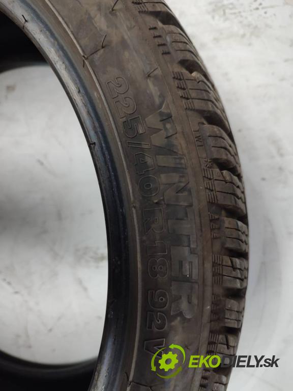 --- --- PNEUMATIKY: PARA: 18 zima 225/40