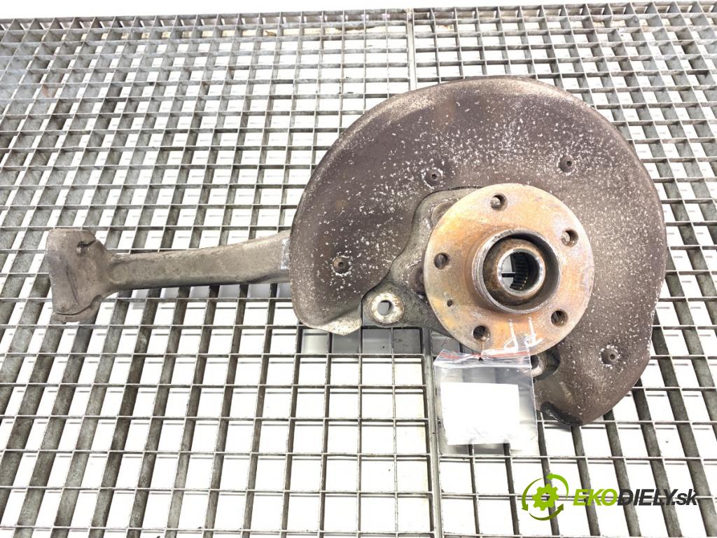 AUDI A4 B8 sedan 2009 155 kW 2.0 TFSI 1984 náboj pravy predný 