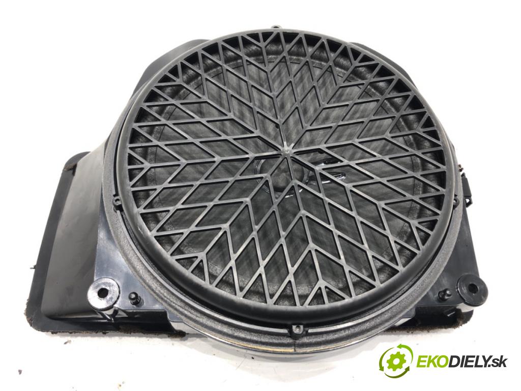 AUDI A4 B8 sedan 2009 155 kW 2.0 TFSI 1984 subwoofer 8T0035412 (Audio zariadenie)