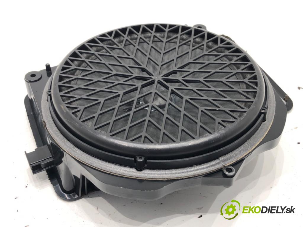 AUDI A4 B8 sedan 2009 155 kW 2.0 TFSI 1984 subwoofer 8T0035412 (Audio zariadenie)
