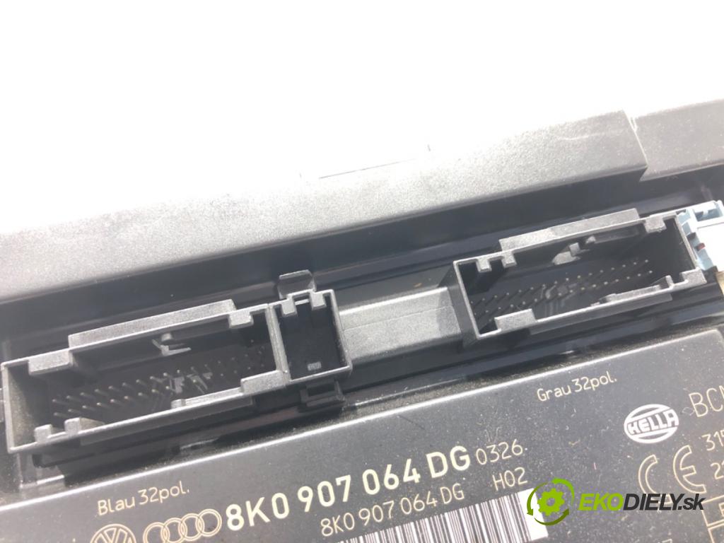 AUDI A4 B8 sedan 2009 155 kW 2.0 TFSI 1984 Modul komfortu 8K0907064DG (Modul komfortu)