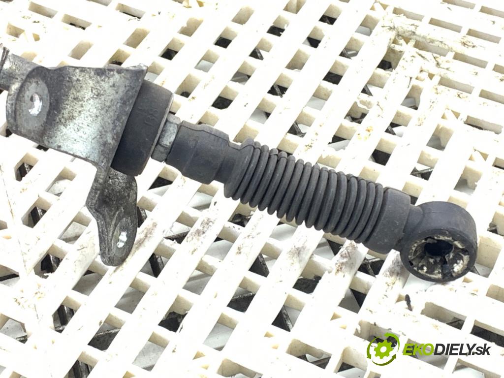 AUDI A4 B8 sedan 2009 155 kW 2.0 TFSI 1984 Kulisa 8K1713041H (Rýchlostná páka (kulisa))