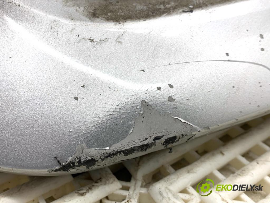 AUDI A4 B8 sedan 2009 155 kW 2.0 TFSI 1984 Nárazník predný (Kľučka dverí ostatné)