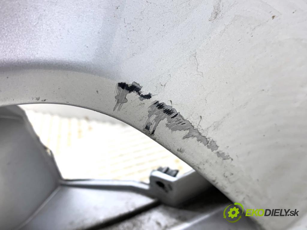 AUDI A4 B8 sedan 2009 155 kW 2.0 TFSI 1984 Nárazník predný (Kľučka dverí ostatné)