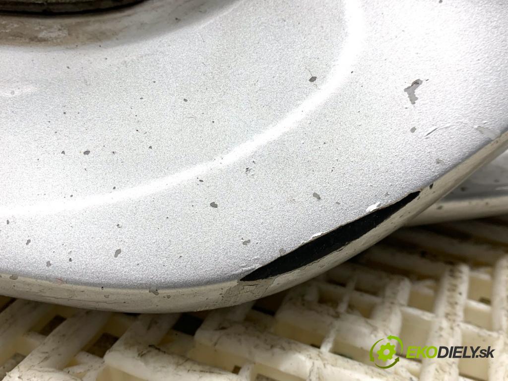 AUDI A4 B8 sedan 2009 155 kW 2.0 TFSI 1984 Nárazník predný (Kľučka dverí ostatné)