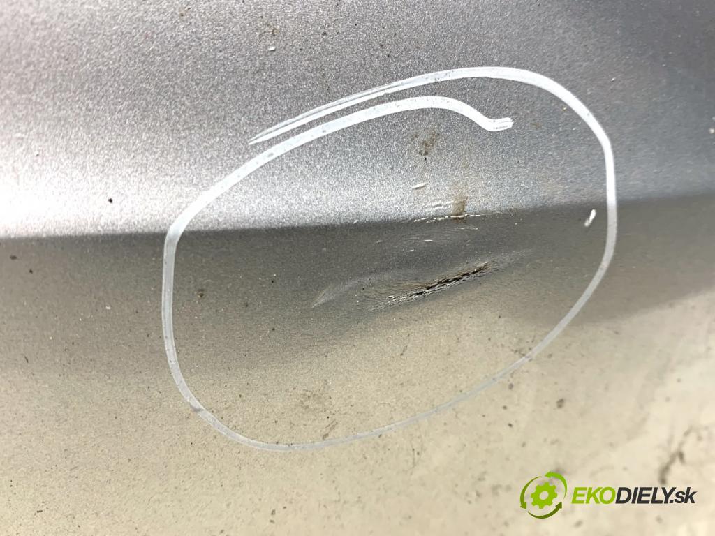 AUDI A4 B8 sedan 2009 155 kW 2.0 TFSI 1984 Nárazník predný (Kľučka dverí ostatné)