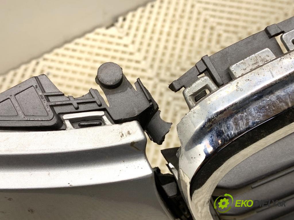 AUDI A4 B8 sedan 2009 155 kW 2.0 TFSI 1984 Nárazník predný (Kľučka dverí ostatné)