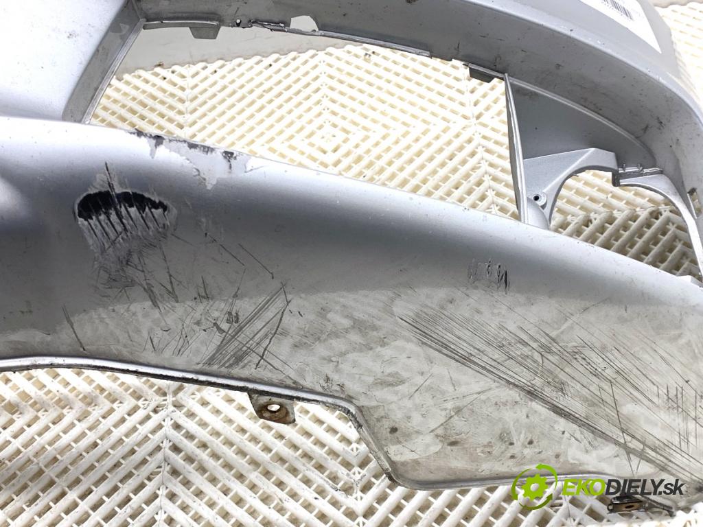 AUDI A4 B8 sedan 2009 155 kW 2.0 TFSI 1984 Nárazník predný (Kľučka dverí ostatné)