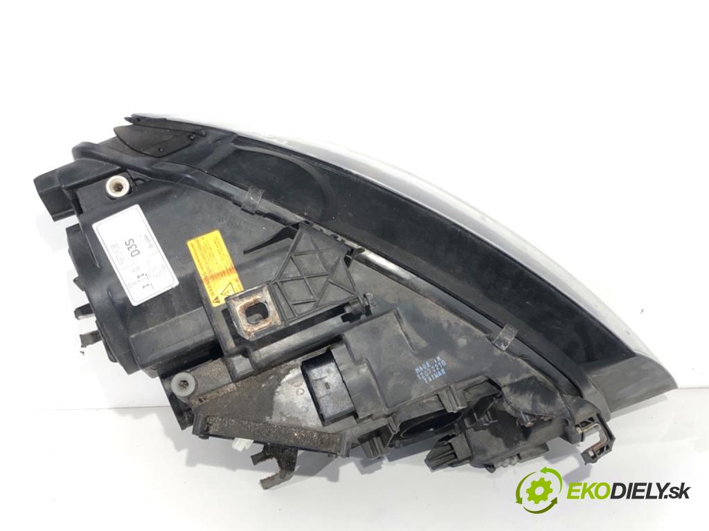 AUDI A4 B8 sedan 2009 155 kW 2.0 TFSI 1984 Svetlomet ľavy predný XENON