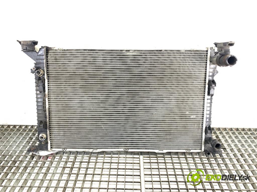 AUDI A4 B8 sedan 2009 155 kW 2.0 TFSI 1984 chladič vody  (Vodní chladič)