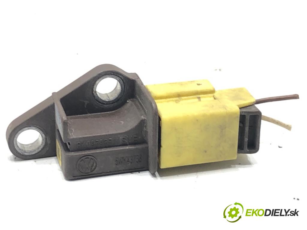 AUDI A4 B8 sedan 2009 155 kW 2.0 TFSI 1984 Snímač nárazu 8K0959651 (Snímač nárazu)