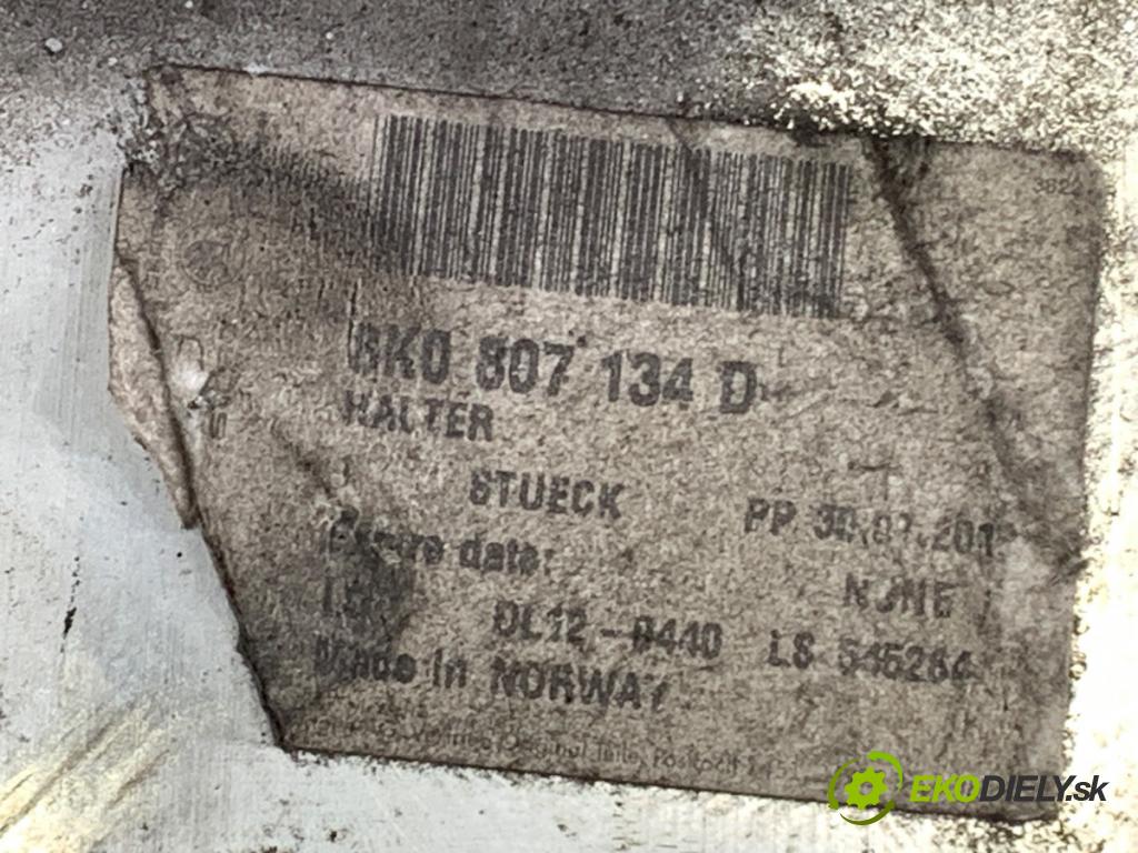 AUDI A4 B8 sedan 2009 155 kW 2.0 TFSI 1984 Výstuha nárazníka predný 8K0807134D (Výstuhy predné)