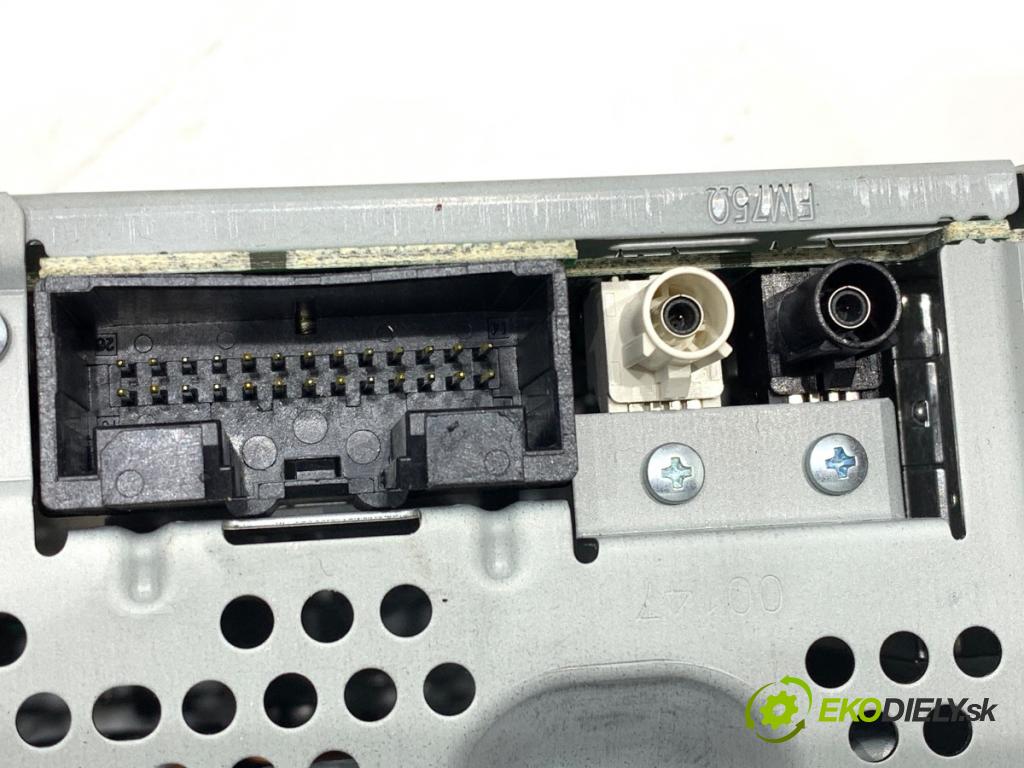 FORD MONDEO MK5 Kombi 2017 132 kW 2.0 TDCi 4x4 1998 RADIO Navigácia DS7T-19C107-SH (Audio zariadenie)