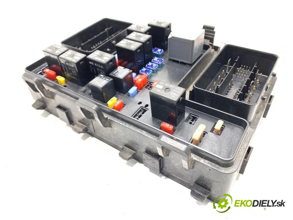 FORD MONDEO MK5 Kombi 2017 132 kW 2.0 TDCi 4x4 1998 skříňka poistková FG9T14A067KB (Pojistková skříňka)