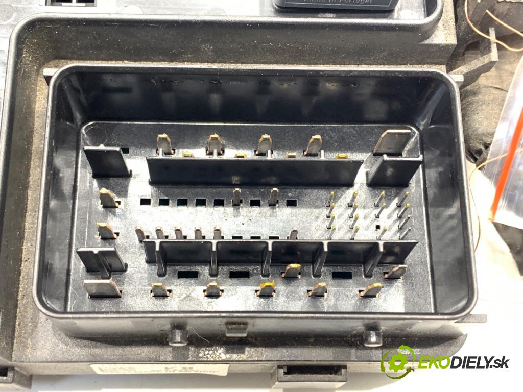 FORD MONDEO MK5 Kombi 2017 132 kW 2.0 TDCi 4x4 1998 skříňka poistková FG9T14A067KB (Pojistková skříňka)