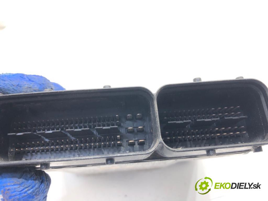 DODGE CALIBER liftback 2007 103 kW 2.0 CRD 1968 riadiaca jednotka Motor P05187449AC 0281013693 (Riadiaca jednotka)