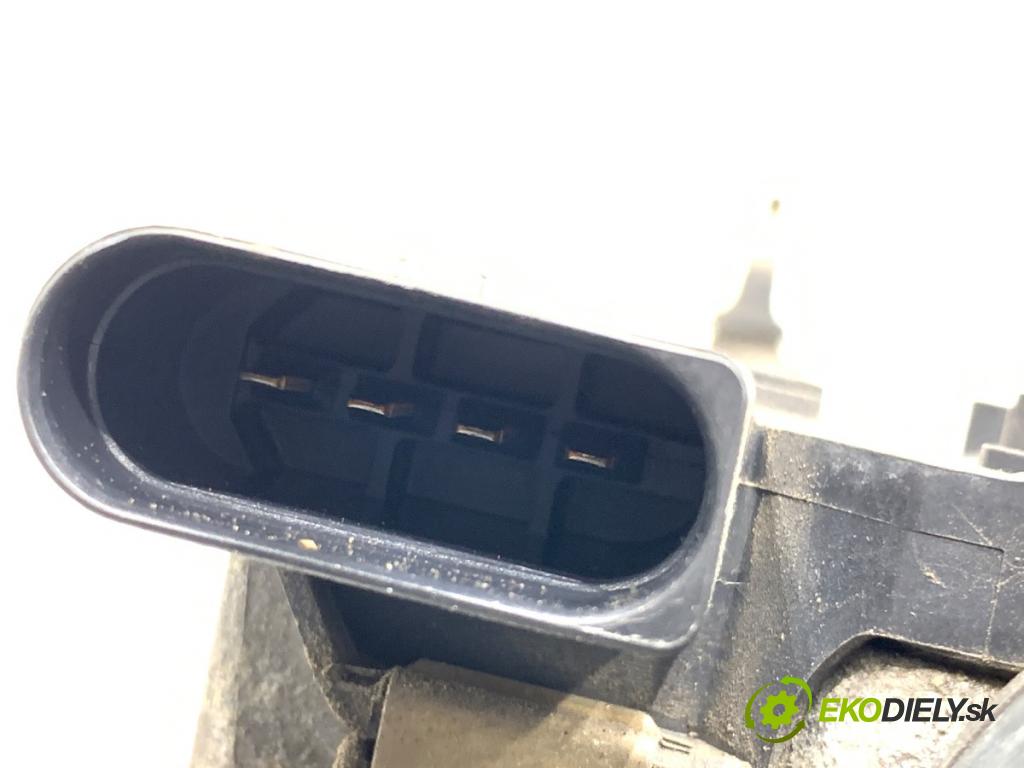 VW JETTA III sedan 2005 85 kW 1.6 FSI 1598 Mechanizmus stieračov predný 1K1955023F (Motorček stieračov predný)