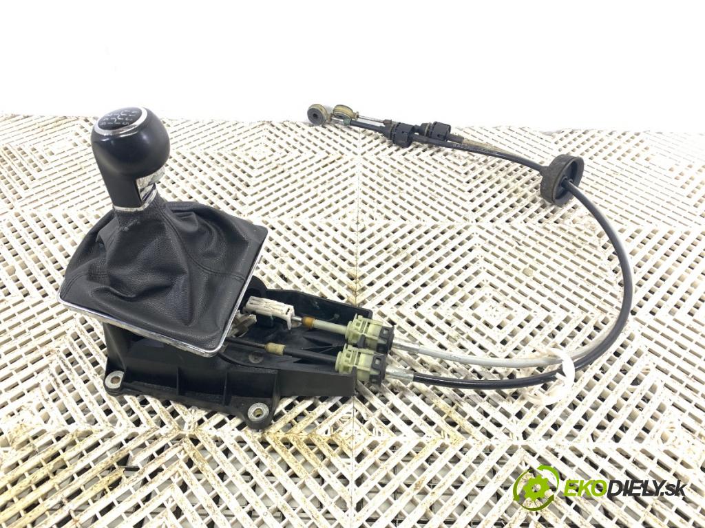 OPEL ASTRA H liftback 2007 74 kW 1.7 CDTI (L48) 1686 kulisa 055351706 (Řadicí páka (kulisa) )