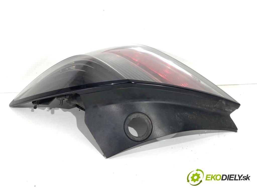 OPEL ASTRA H liftback 2007 74 kW 1.7 CDTI (L48) 1686 Svetlo pravy zad 24451834