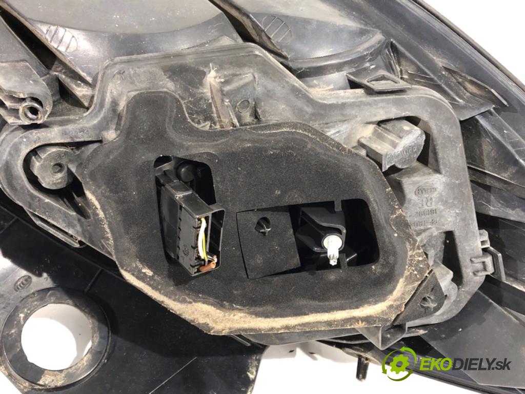 OPEL ASTRA H liftback 2007 74 kW 1.7 CDTI (L48) 1686 Svetlo pravy zad 24451834