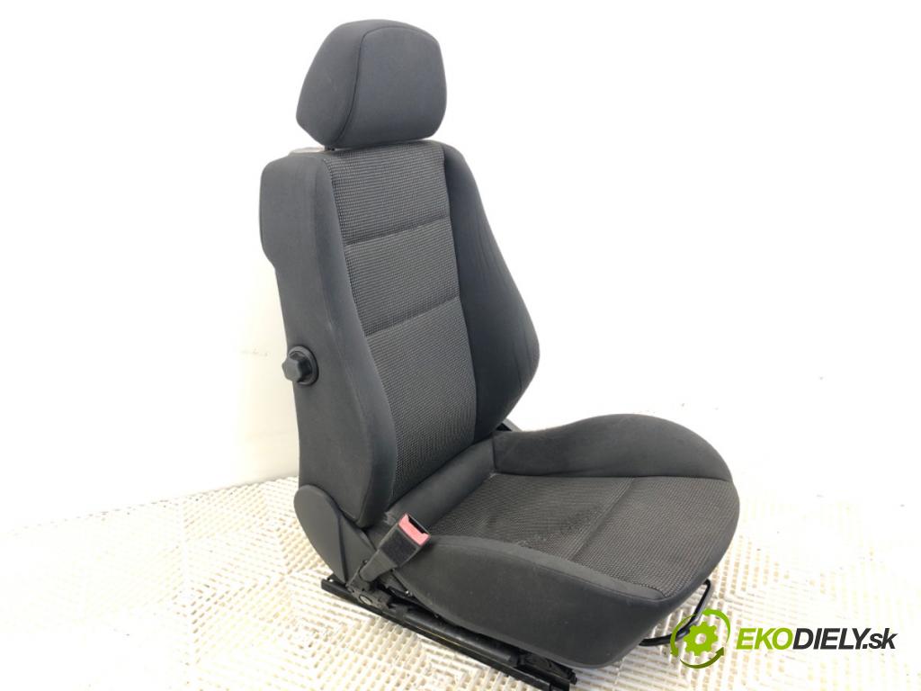 OPEL ASTRA H liftback 2007 74 kW 1.7 CDTI (L48) 1686 Sedadlo ľavy predný