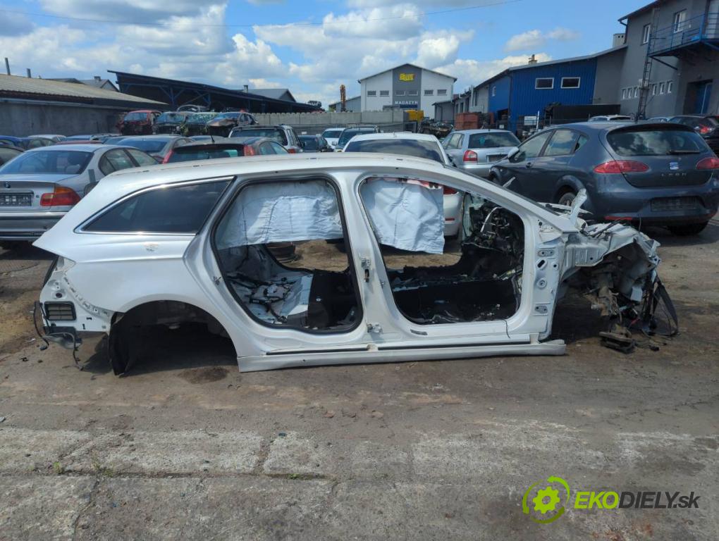 FORD MONDEO MK5 Kombi 2017 132 kW 2.0 TDCi 4x4 1998 KAROSERIA ČTVRŤÁK blatník zadní část levý pravý práh střecha PODŁUŻNICA levý pravý