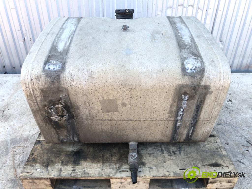 MAN TGA Ciągnik siodłowy 2007 324 kW 18.440 324 kW [440 KM] olej napędowy 2005 - 2022 10518 nádržka paliva  (Palivová nádrž)