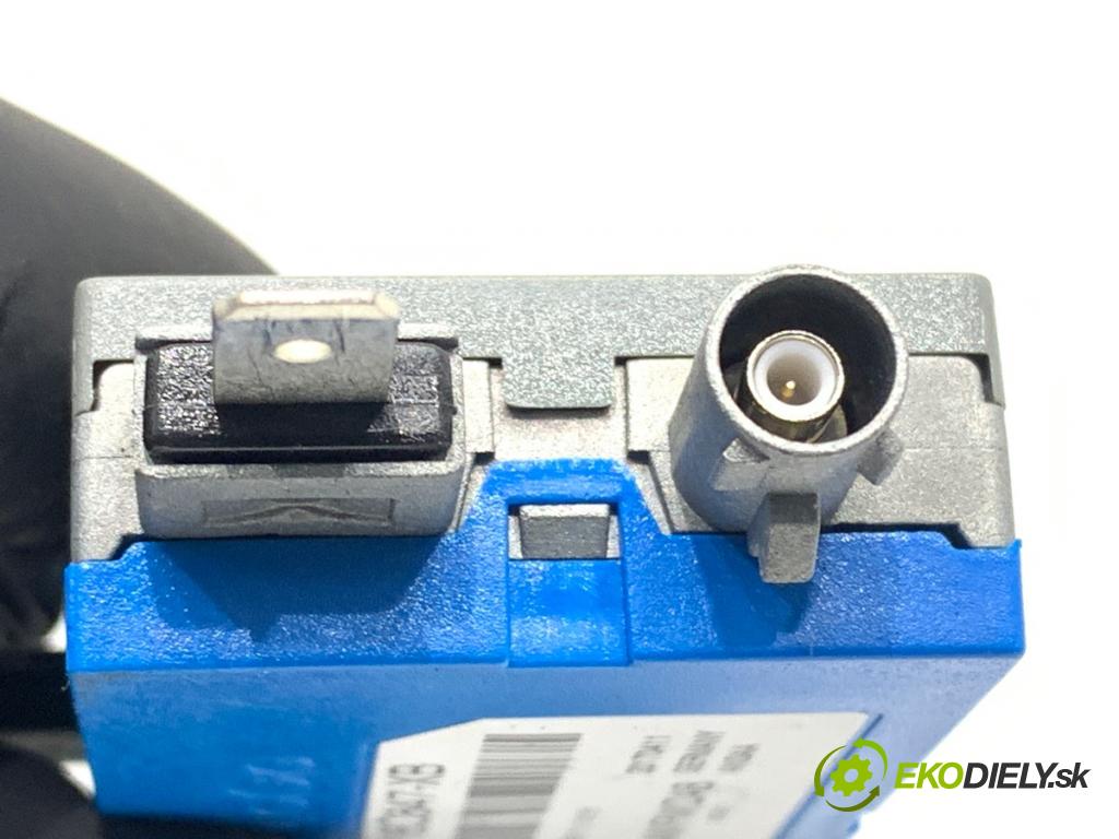 FORD MONDEO MK5 Kombi 2017 132 kW 2.0 TDCi 4x4 1998 Zosilňovač Antenní: DS7T-18C847-XB (Zosilňovač)