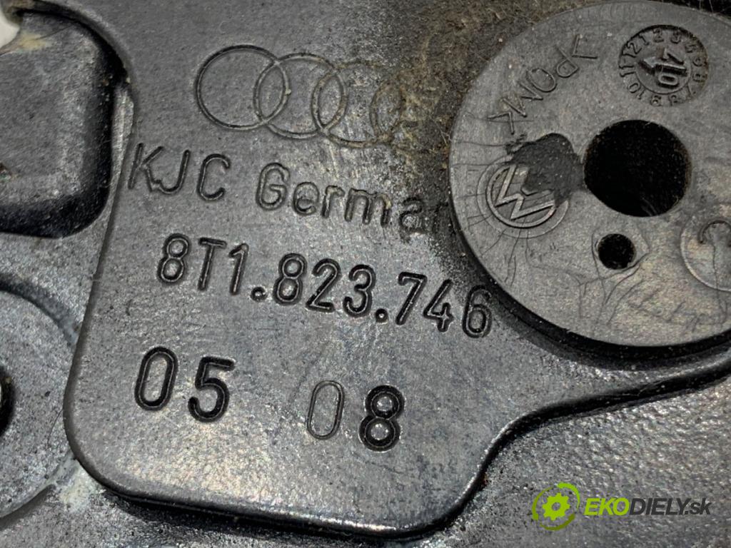 AUDI A4 B8 sedan 2008 118 kW 1.8 TFSI 1798 zámok kapoty přední část