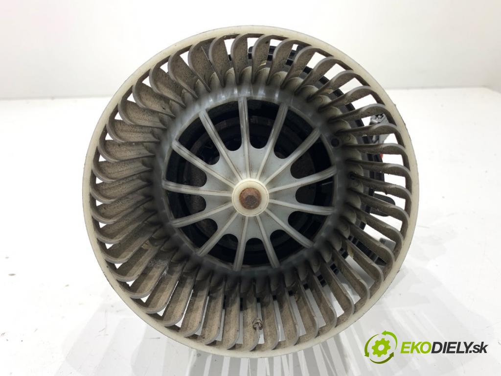 AUDI A4 B8 sedan 2008 118 kW 1.8 TFSI 1798 ventilátor kúrenia 8K1820021