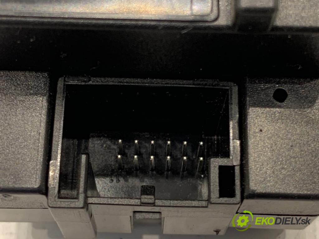 AUDI A4 B8 sedan 2008 118 kW 1.8 TFSI 1798 spinačka 8K0909131C (Spínacia skrinka)