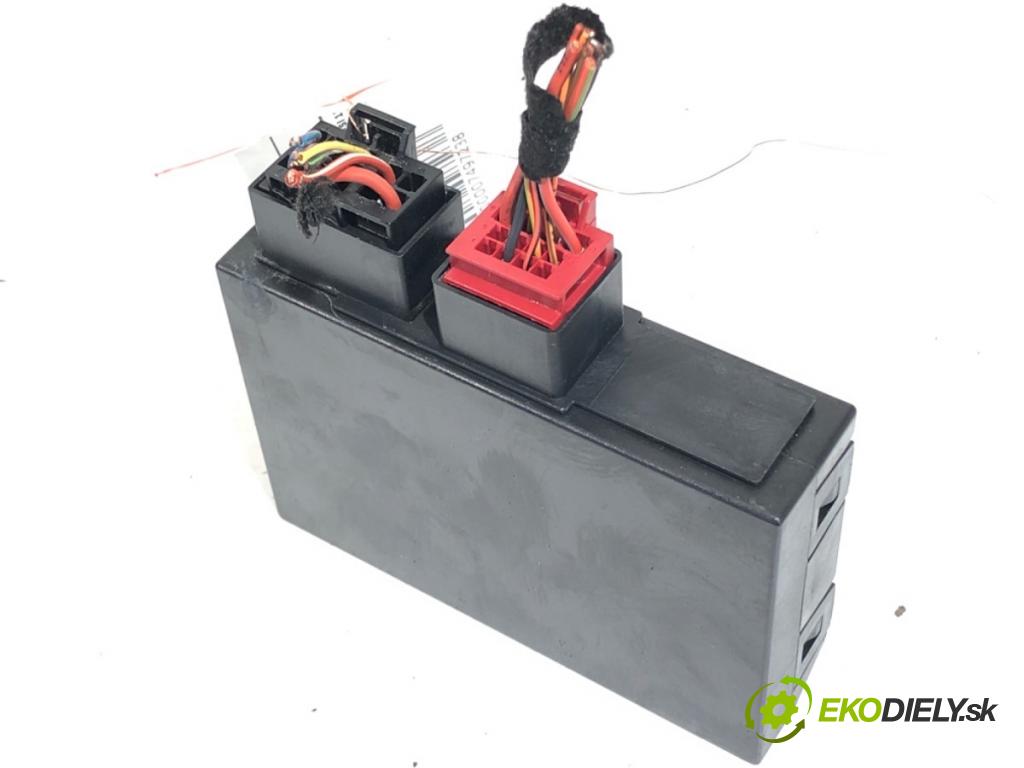 AUDI A4 B8 sedan 2008 118 kW 1.8 TFSI 1798 Modul ťažného oka 8K0907383 (Riadiaca jednotka ostatné)